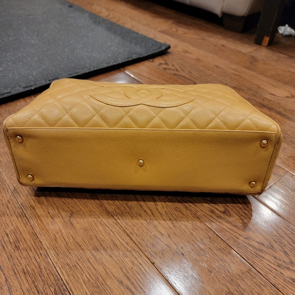 Authentic Chanel biege caviar bowling bag - Picture 2 of 7